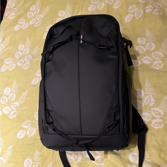 NIB Endurax Large Camera Backpack Waterproof Compatible Canon Nikon Photographer - Picture 2 of 10